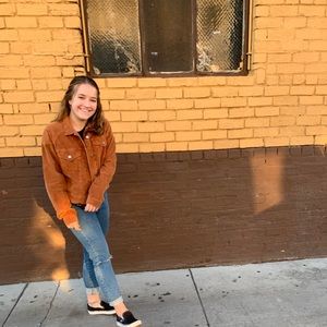 Meet your Posher, Emma